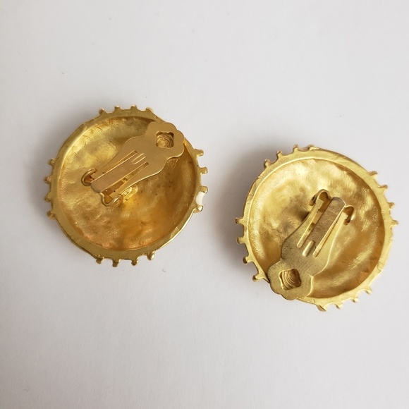 Vintage Ivory and Gold Tone Button Clip Earrings - Picture 3 of 4